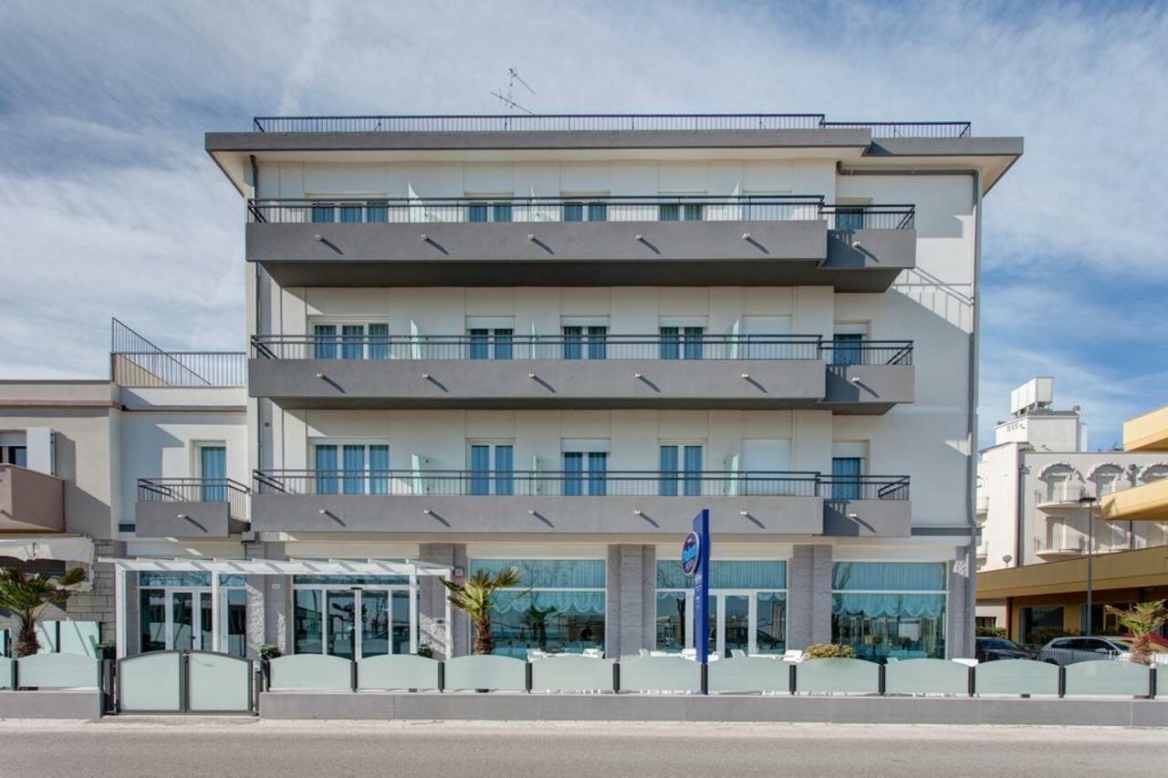 Hotel Platinum Римини Экстерьер фото