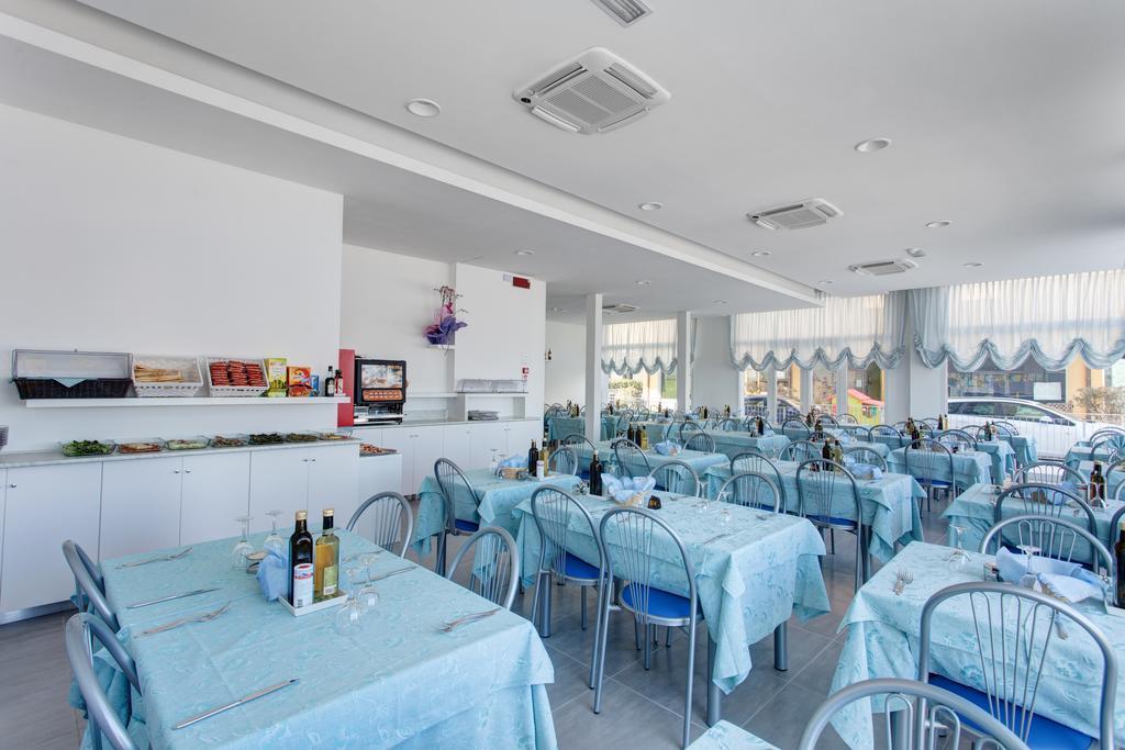 Hotel Platinum Римини Экстерьер фото